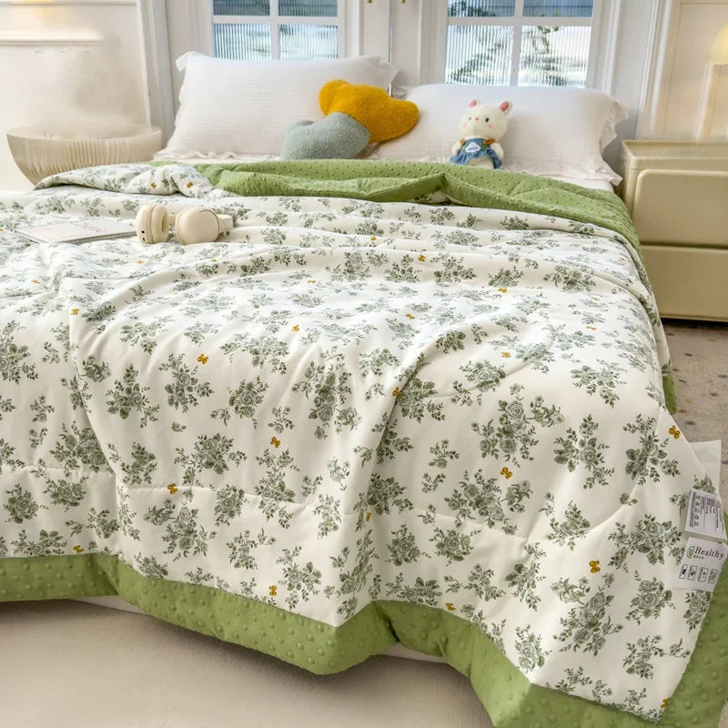 Summer Quilt Printed Polyester Microfiber Filling Lightweight Cooling Bed Blanket
