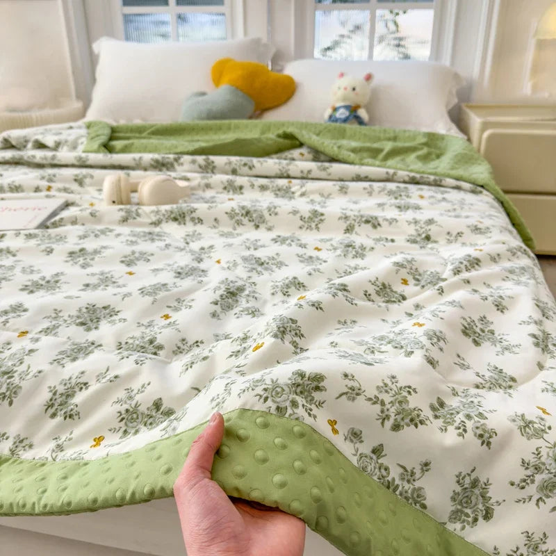 Summer Quilt Printed Polyester Microfiber Filling Lightweight Cooling Bed Blanket